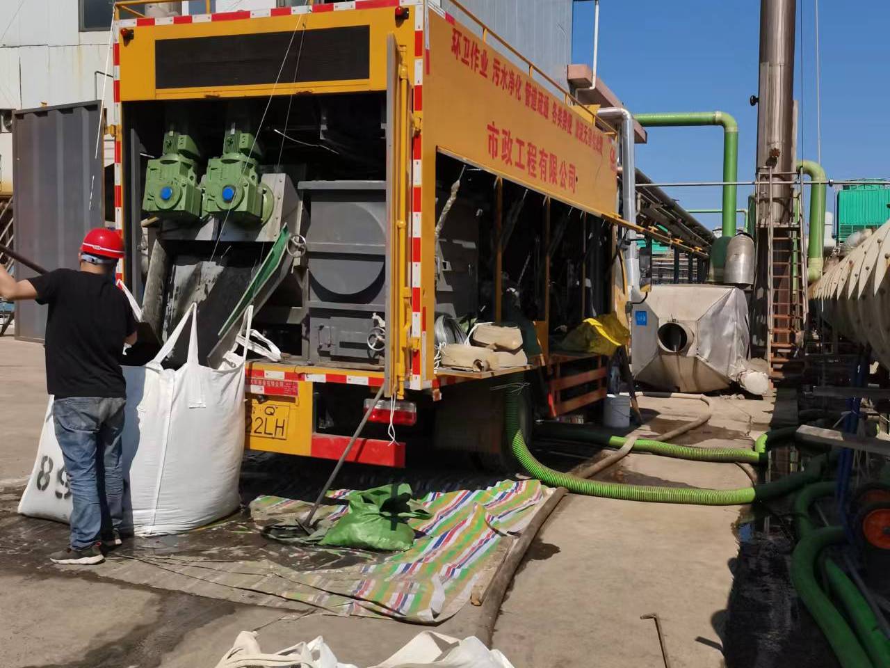 宝安淤泥压干处理